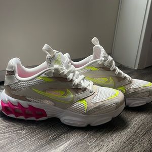 Nike Zoom Air Fire - Beige and Neon Yellow